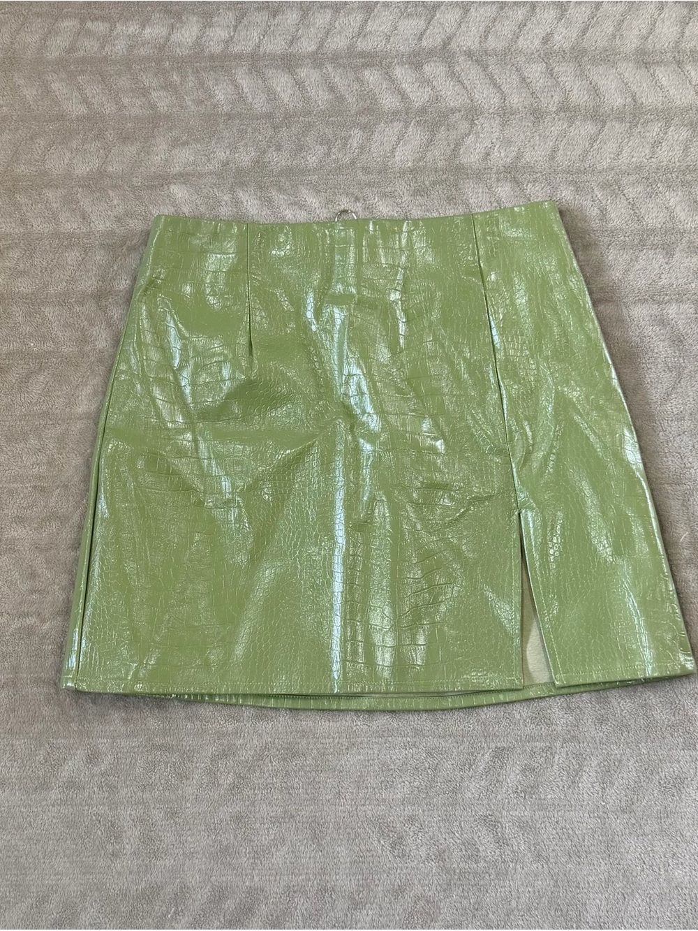 Princess Polly Green Faux Croc Leather Mini Skirt with Front Slit Size 6 Edgy - Picture 1 of 9